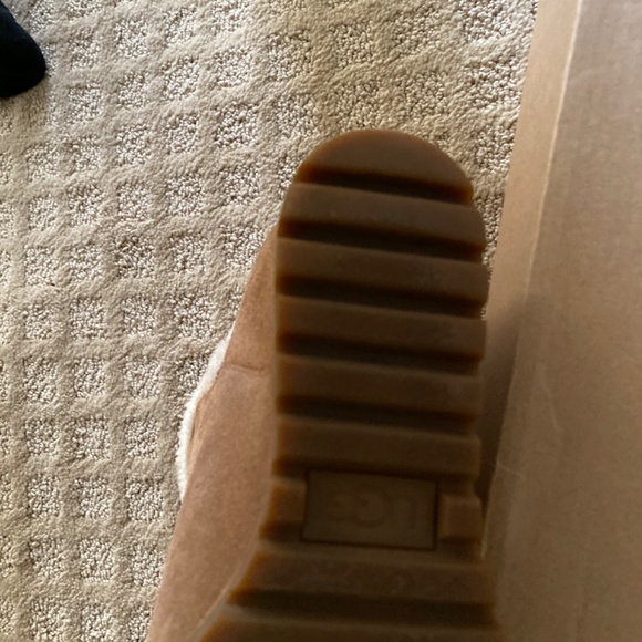 UGG Boots Shearling -Fair Condition - Picture 6 of 16
